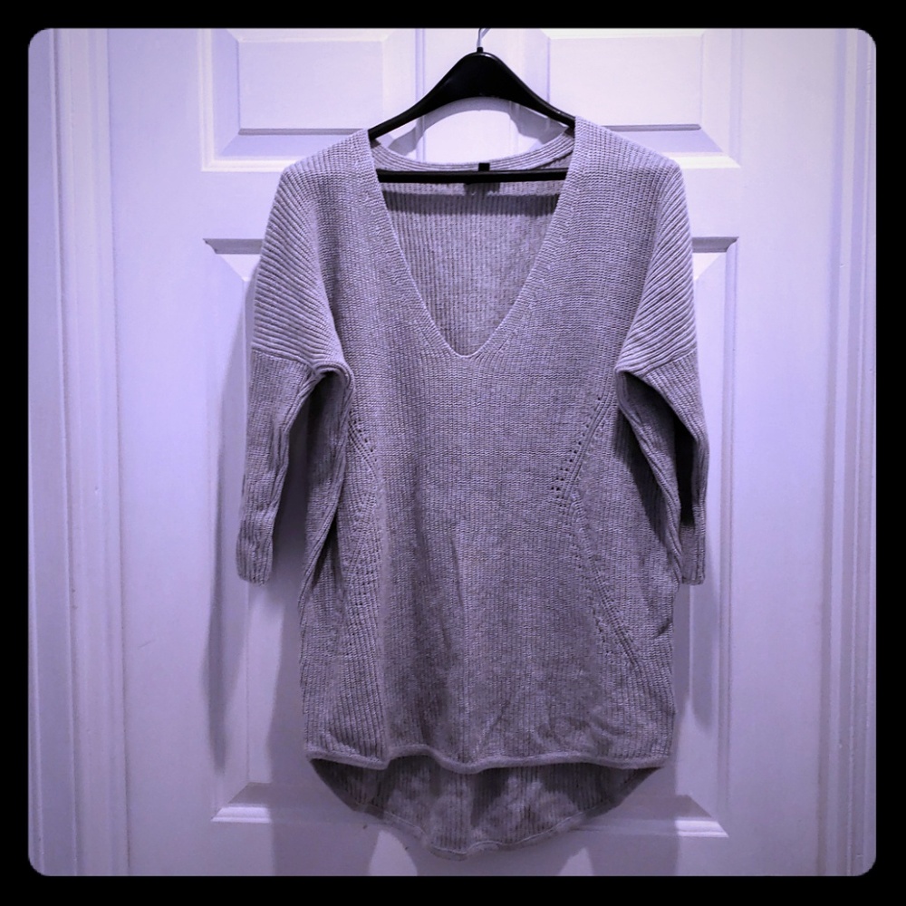Gray 3/4 sleeve sweater